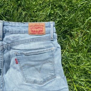 Levi Strauss Mid Rise Skinny Jeans